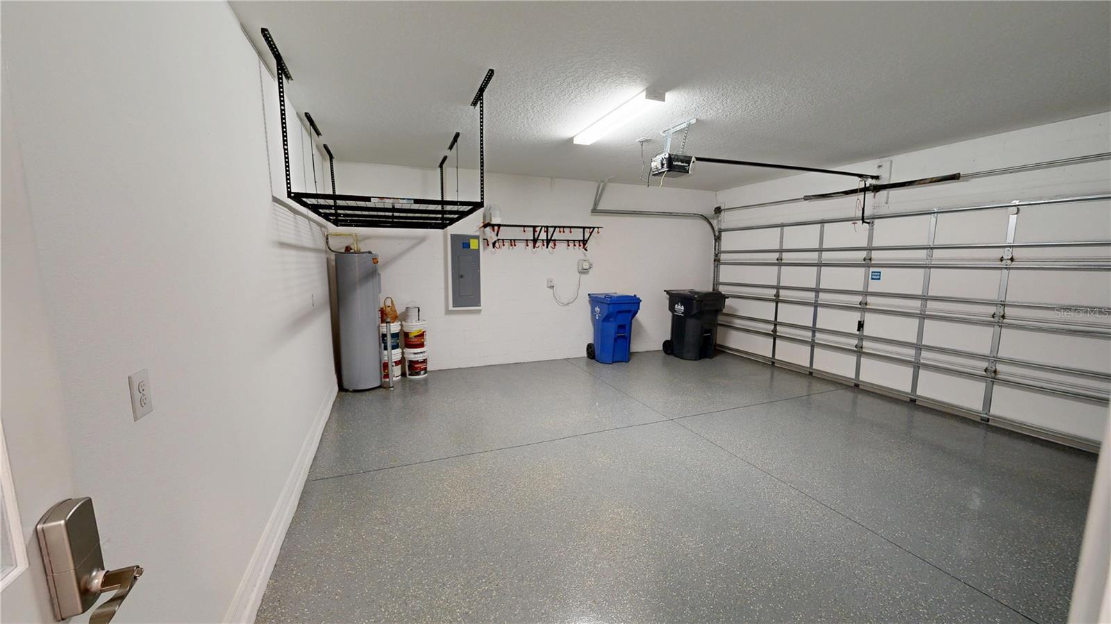 Image 33 of 84 For 17034 Yellow Pine Street