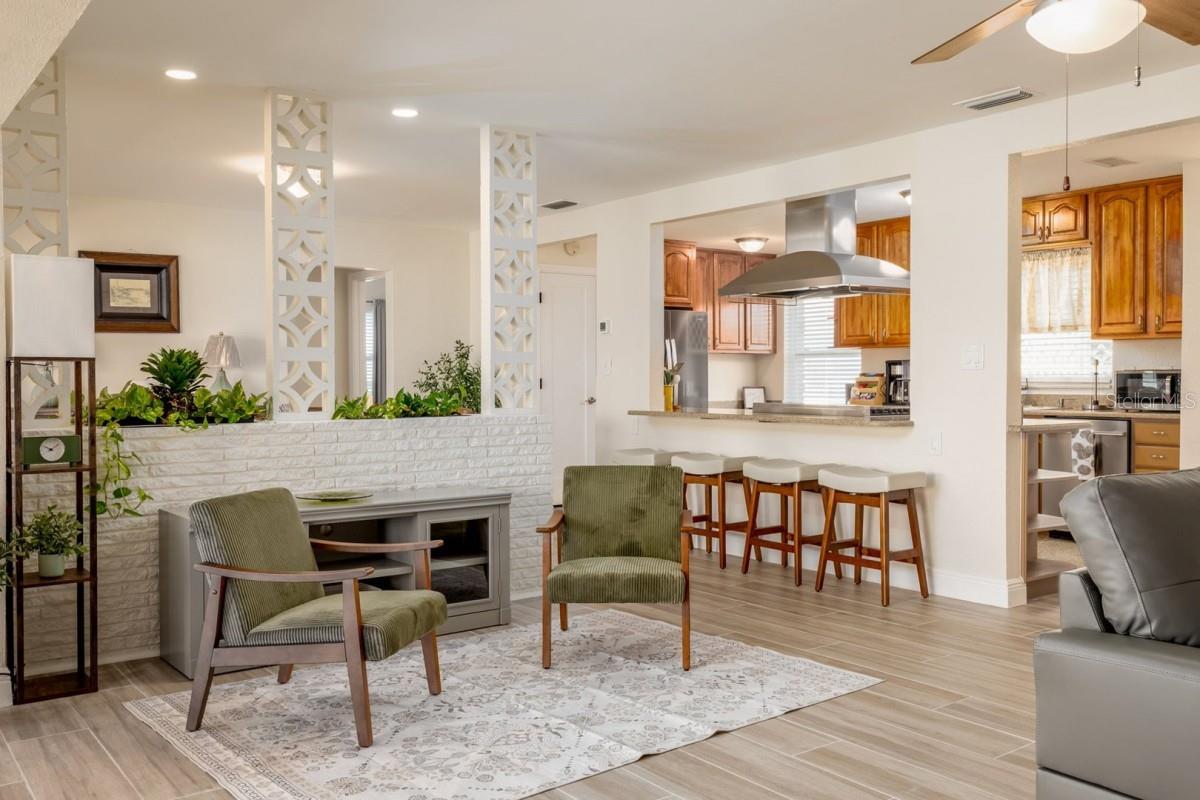 Image 10 of 19 For 16114 5th Street E