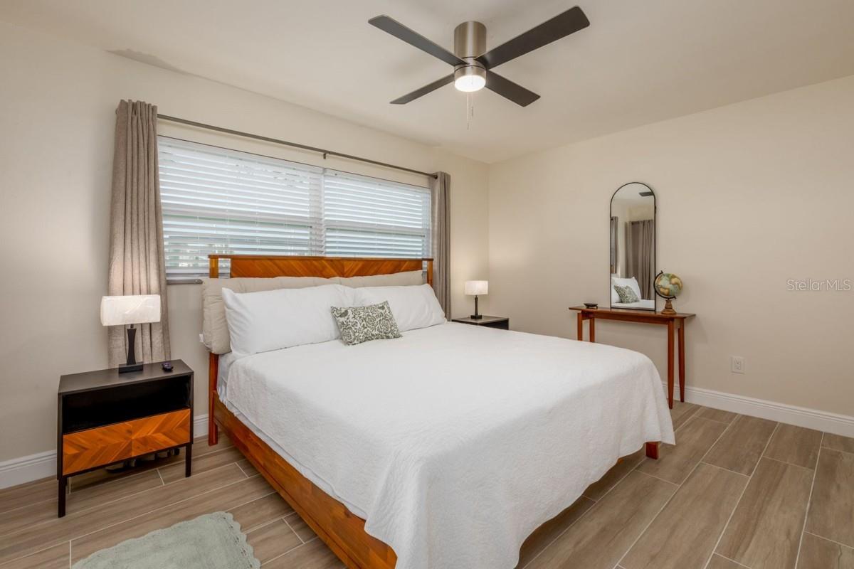 Image 12 of 19 For 16114 5th Street E