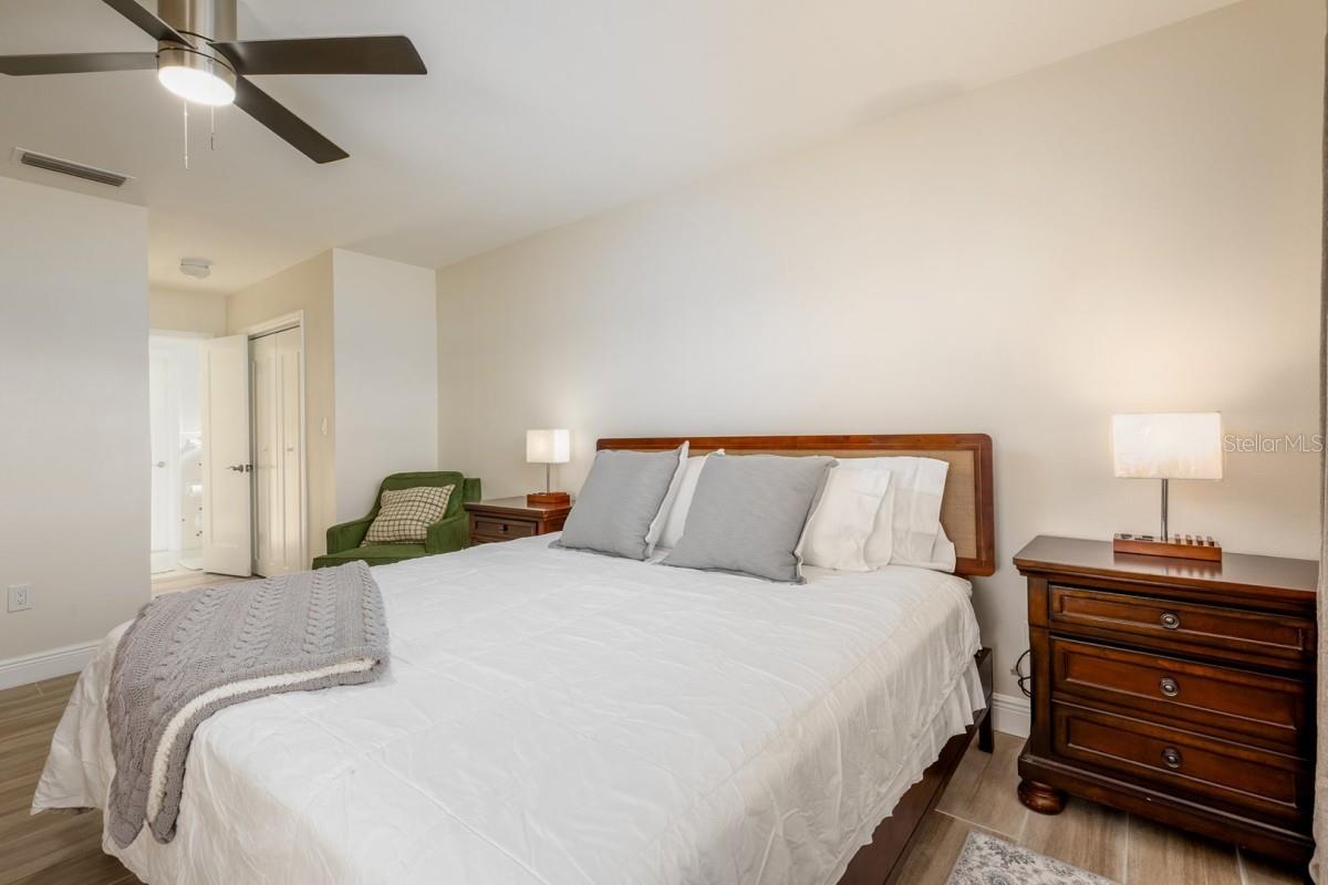 Image 17 of 19 For 16114 5th Street E