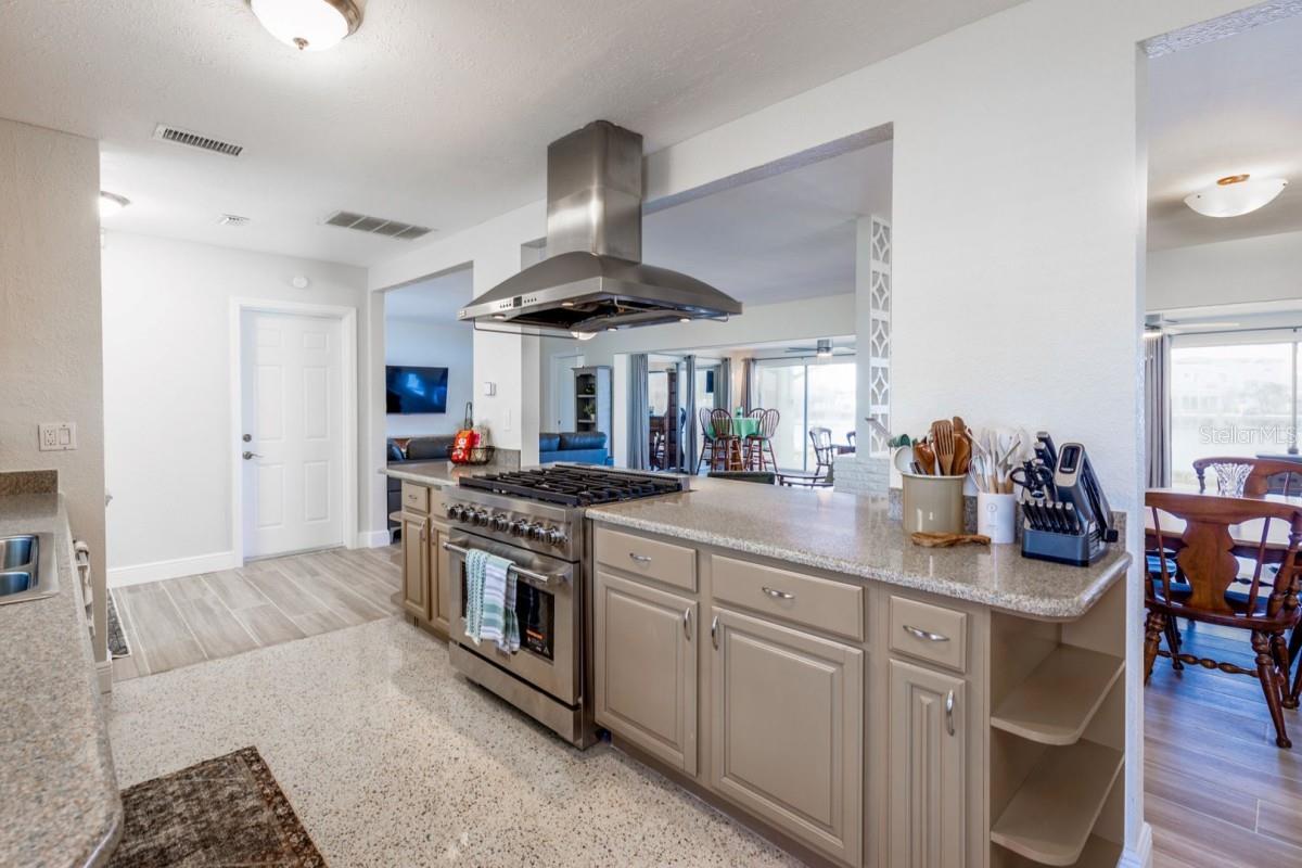 Image 7 of 19 For 16114 5th Street E