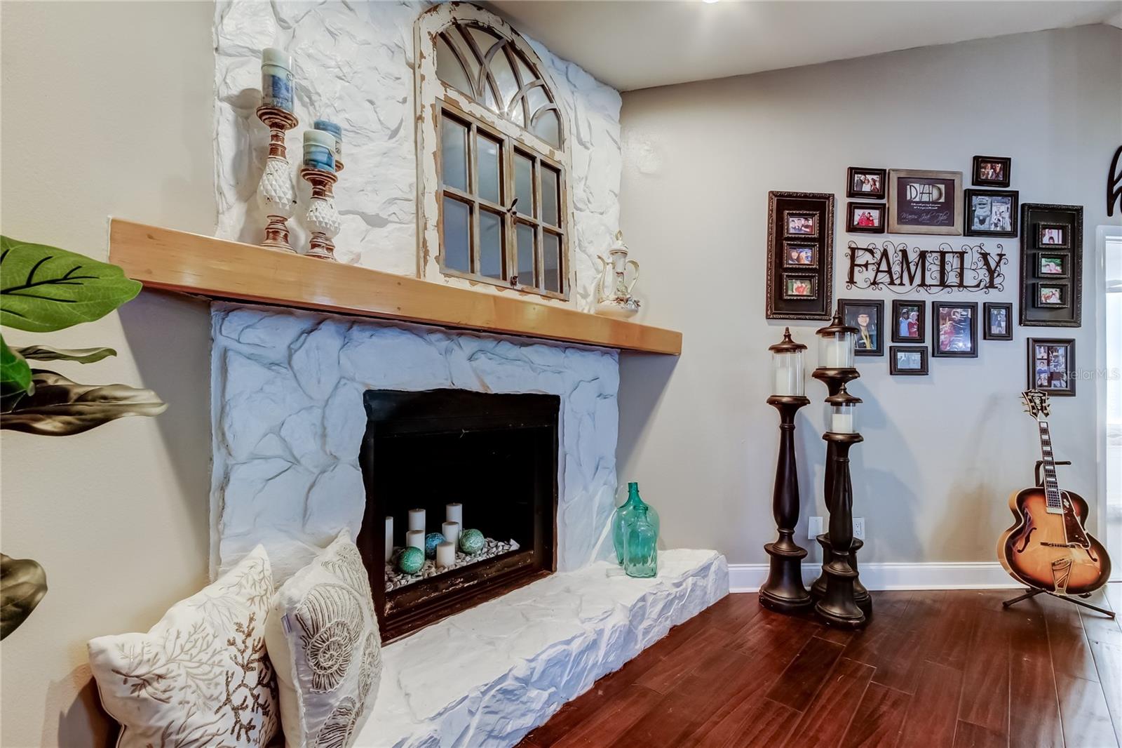 Image 12 of 82 For 2651 Concorde Court