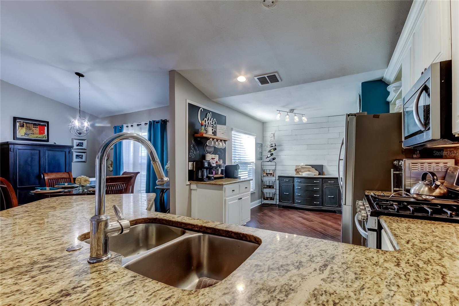 Image 14 of 82 For 2651 Concorde Court