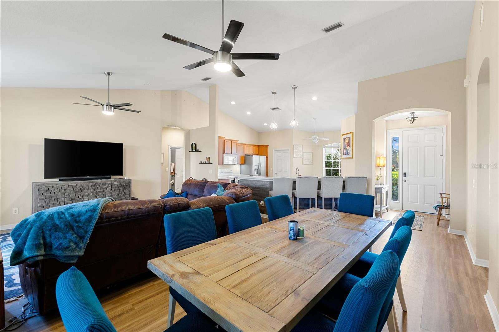 Image 7 of 25 For 4247 70th Street Circle E