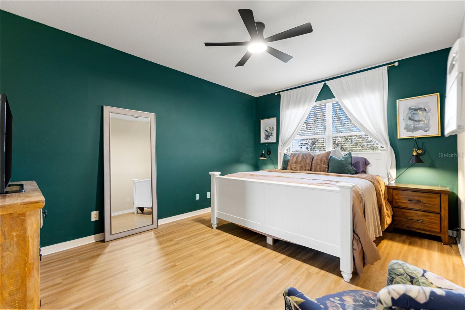 Image 9 of 25 For 4247 70th Street Circle E