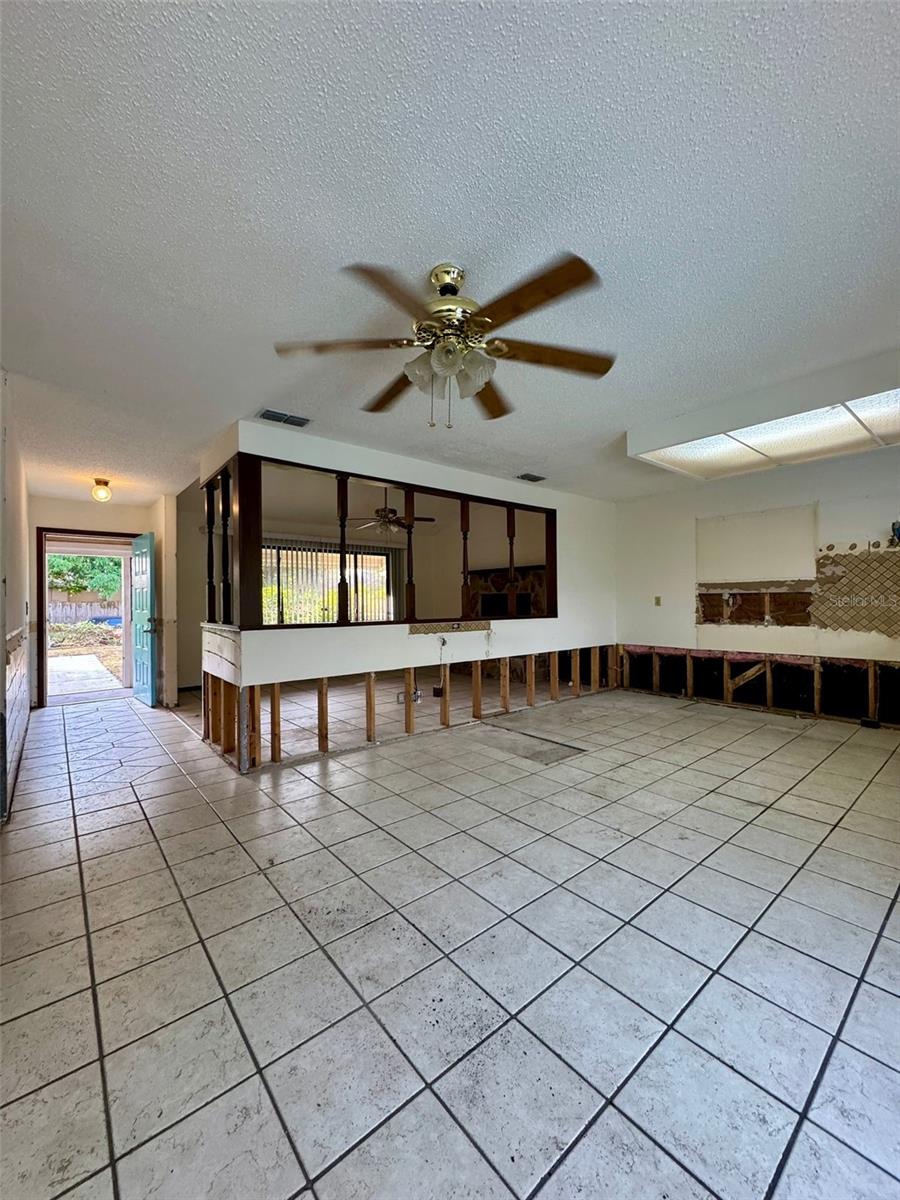 Image 5 of 13 For 6165 Cedarbrook Drive N