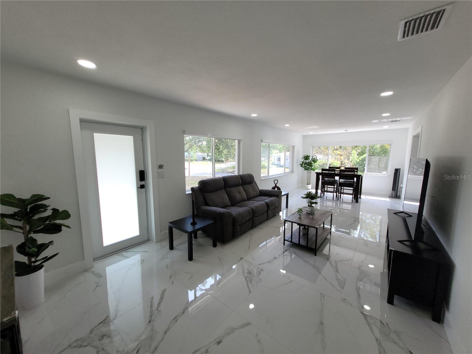 Image 7 of 24 For 105 Forest Park Avenue