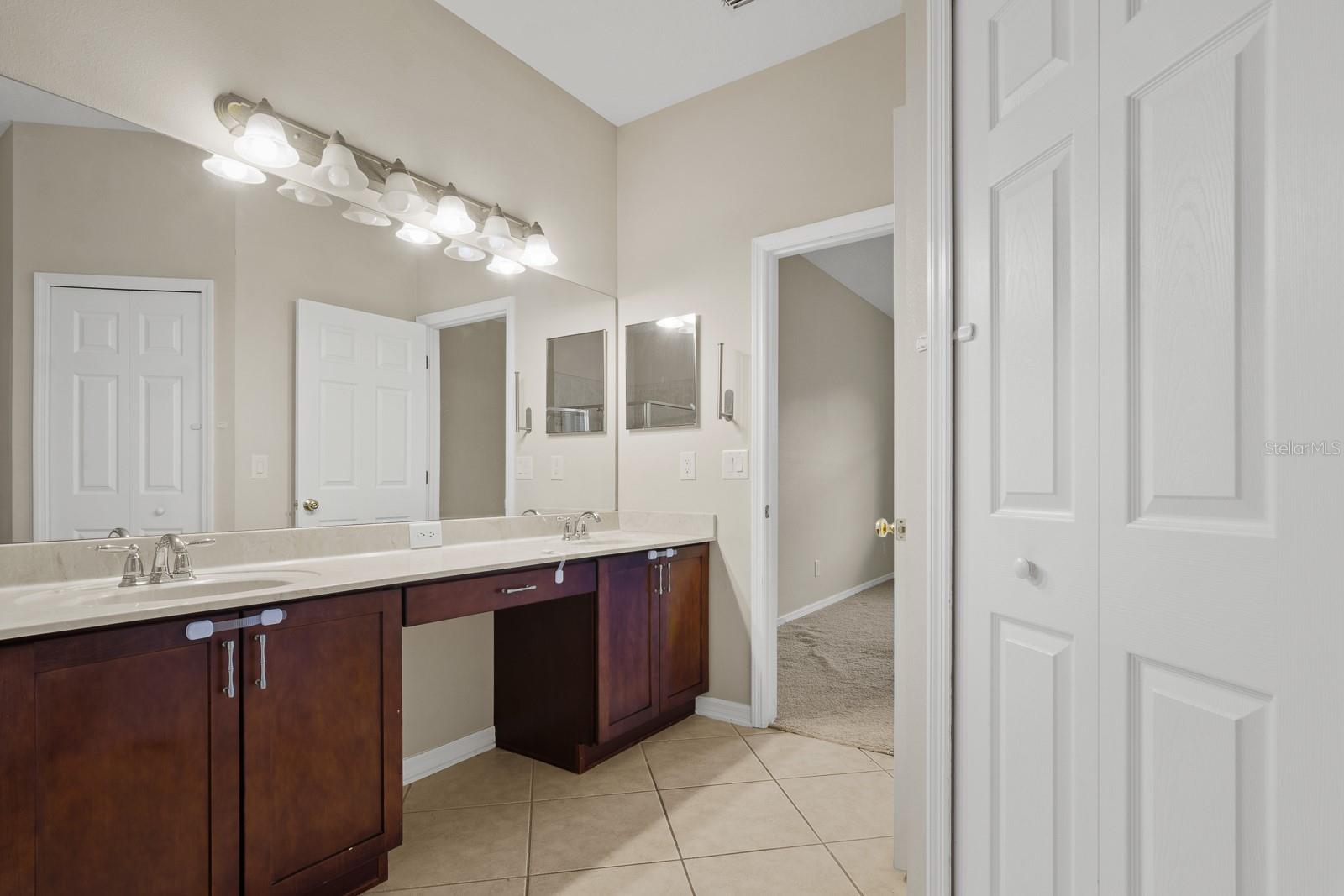 Image 19 of 40 For 3014 Downan Point Drive