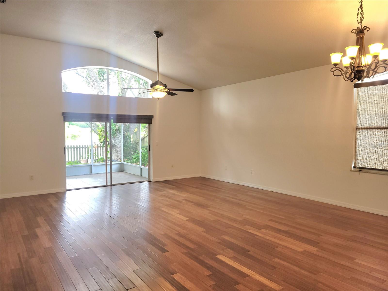 Image 10 of 40 For 2011 Cattleman Drive