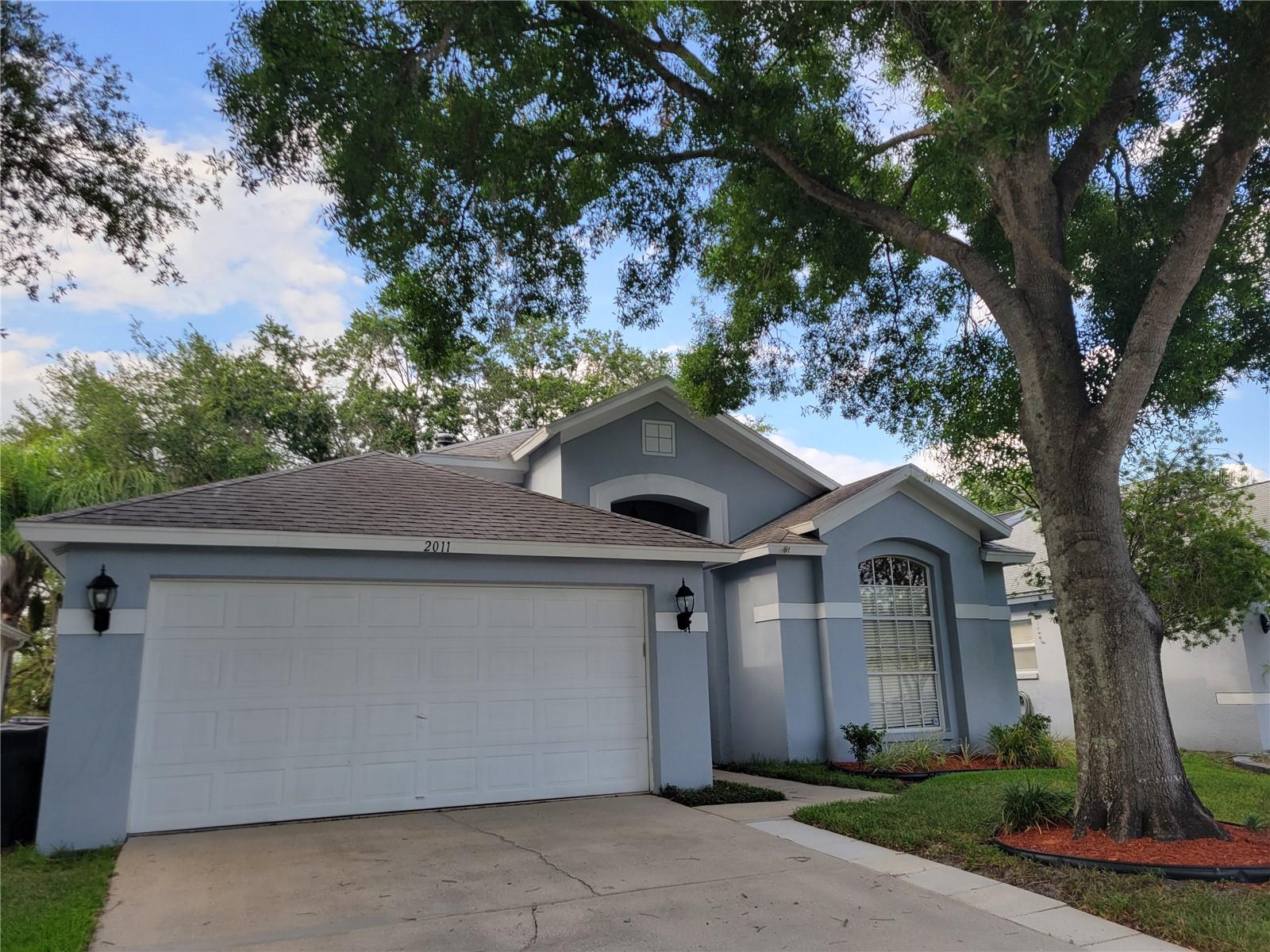 Image 2 of 40 For 2011 Cattleman Drive