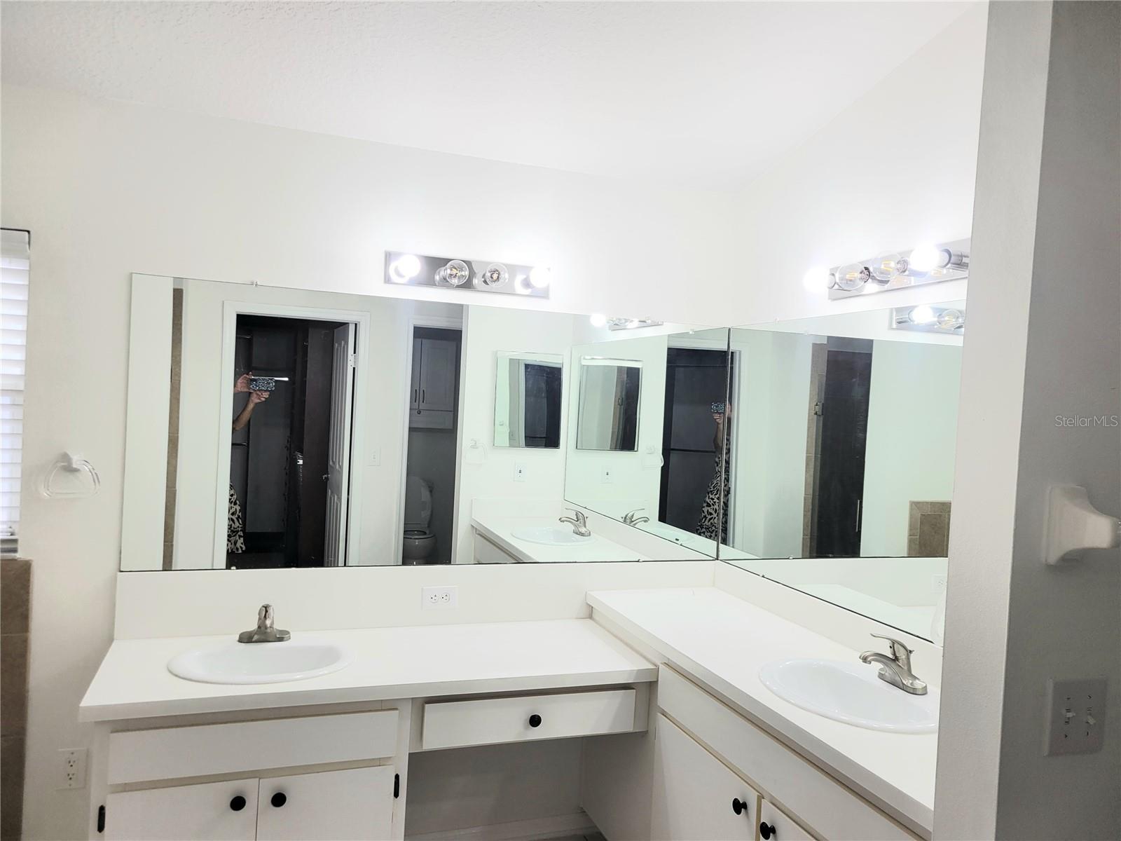 Image 30 of 40 For 2011 Cattleman Drive