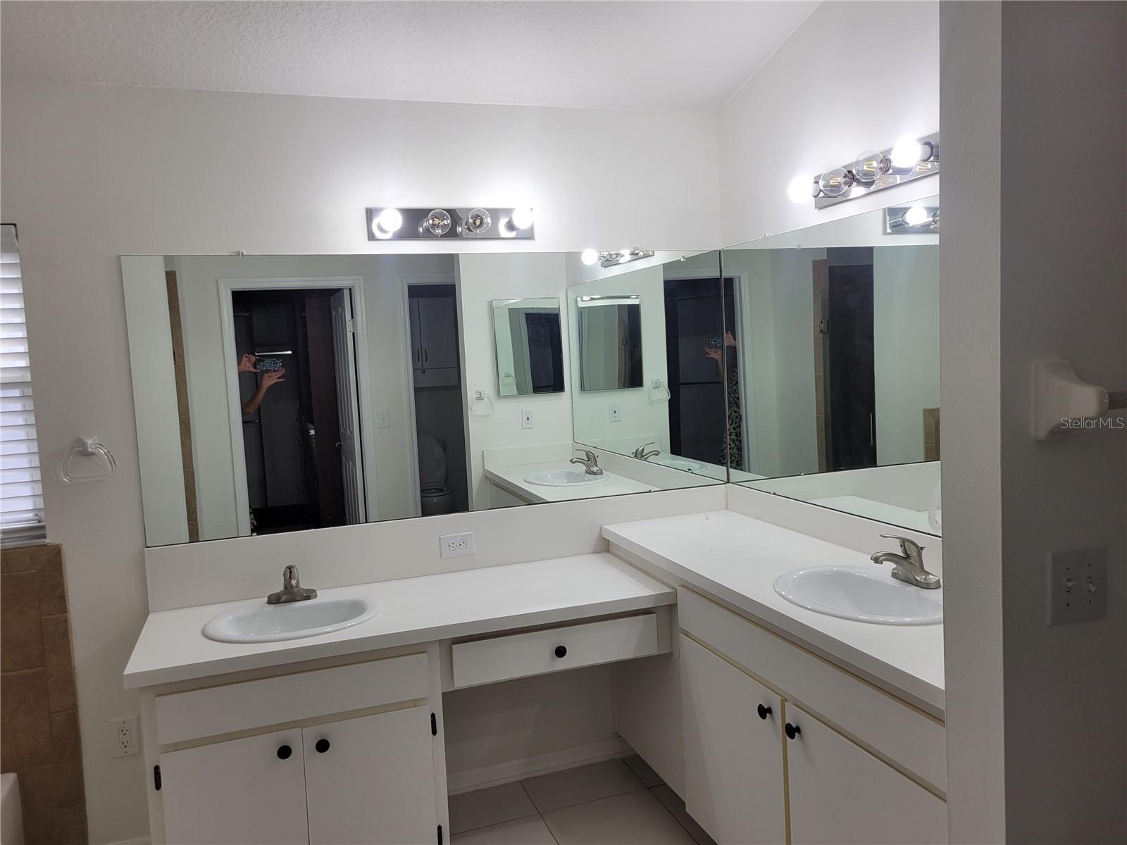 Image 31 of 40 For 2011 Cattleman Drive