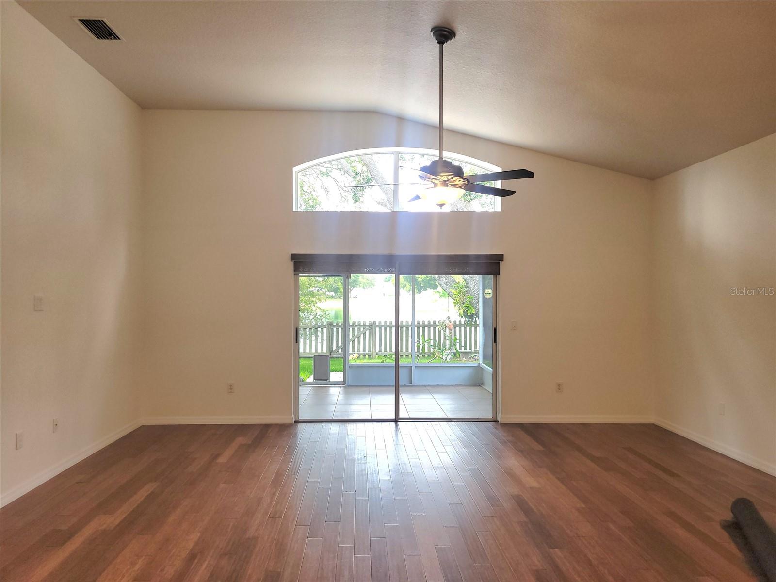 Image 9 of 40 For 2011 Cattleman Drive