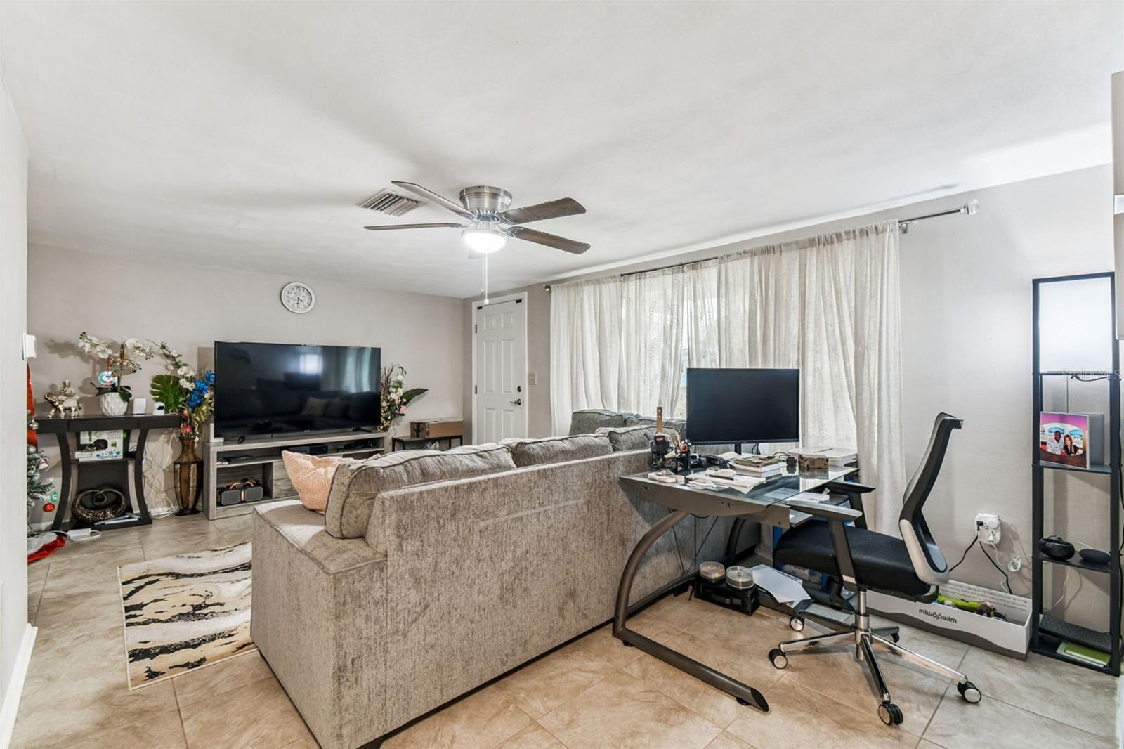 Image 11 of 68 For 7810 Birchwood Dr