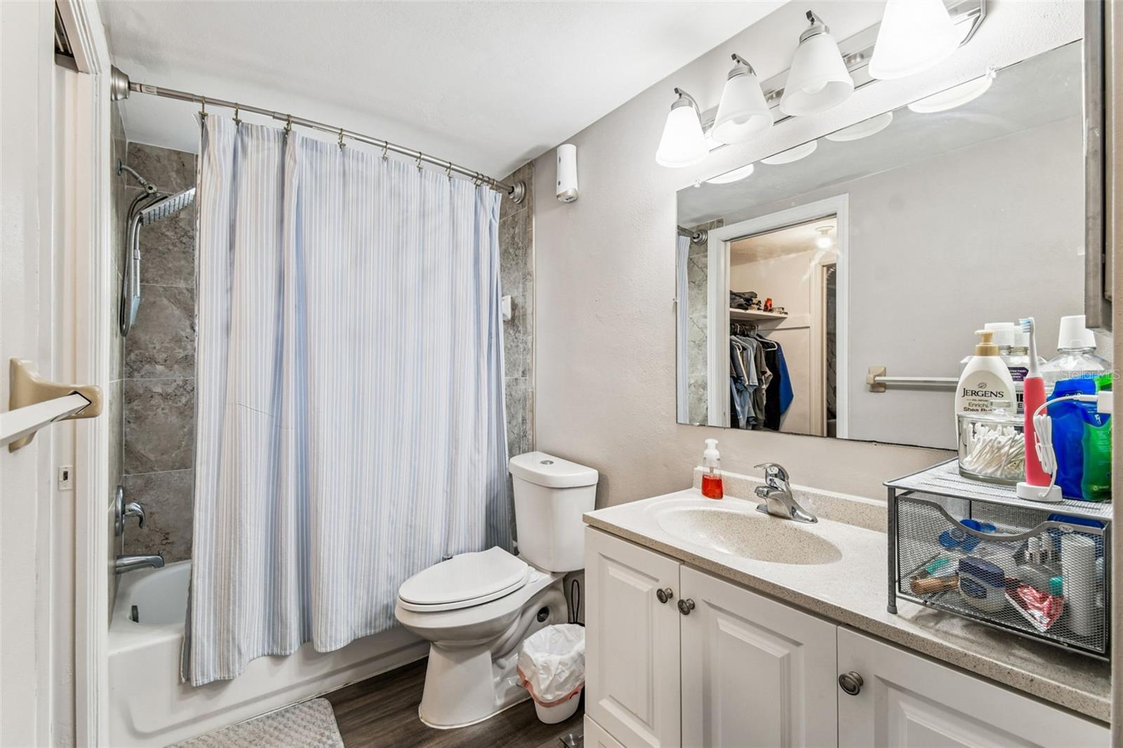 Image 32 of 68 For 7810 Birchwood Dr