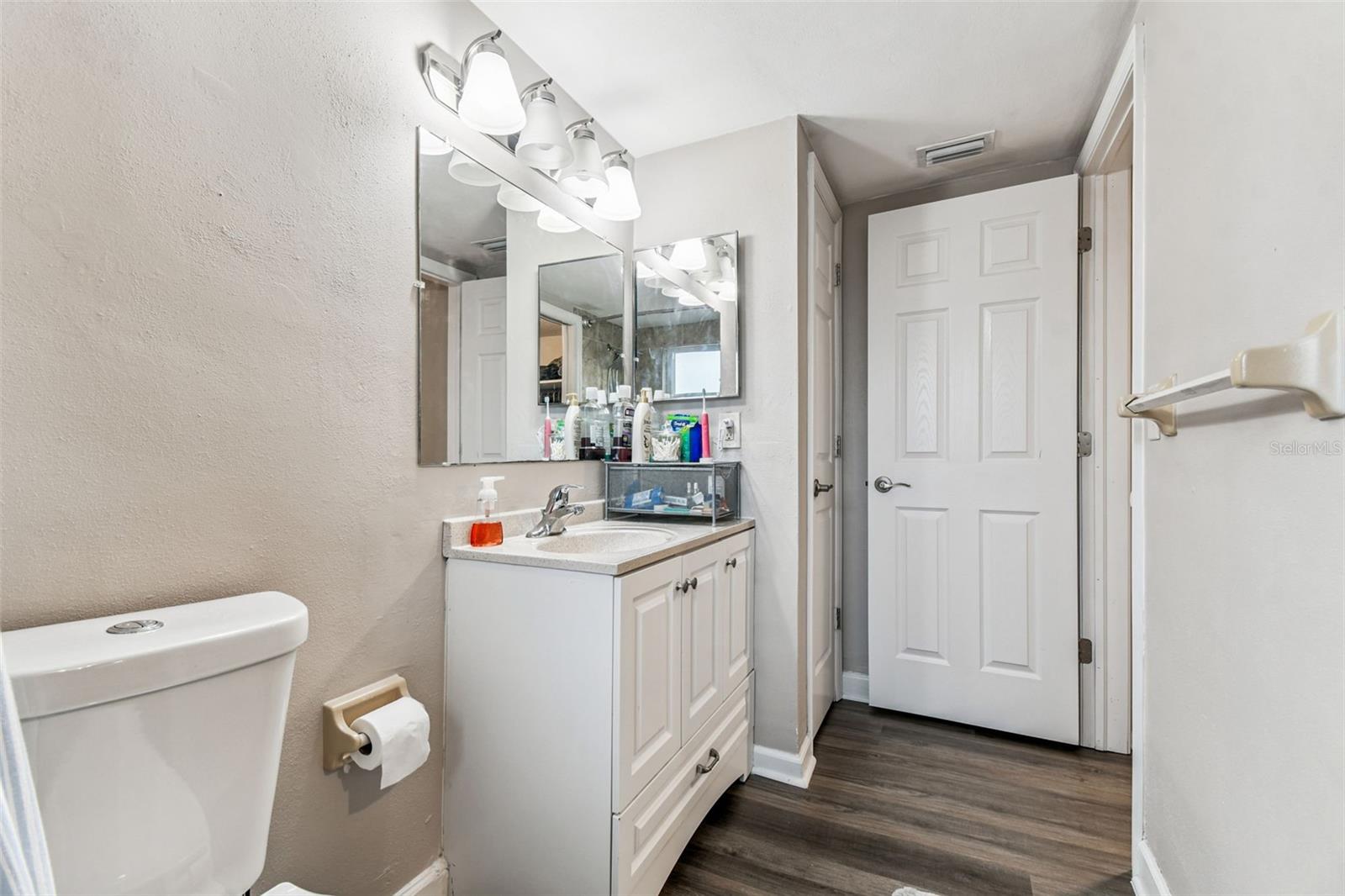 Image 33 of 68 For 7810 Birchwood Dr