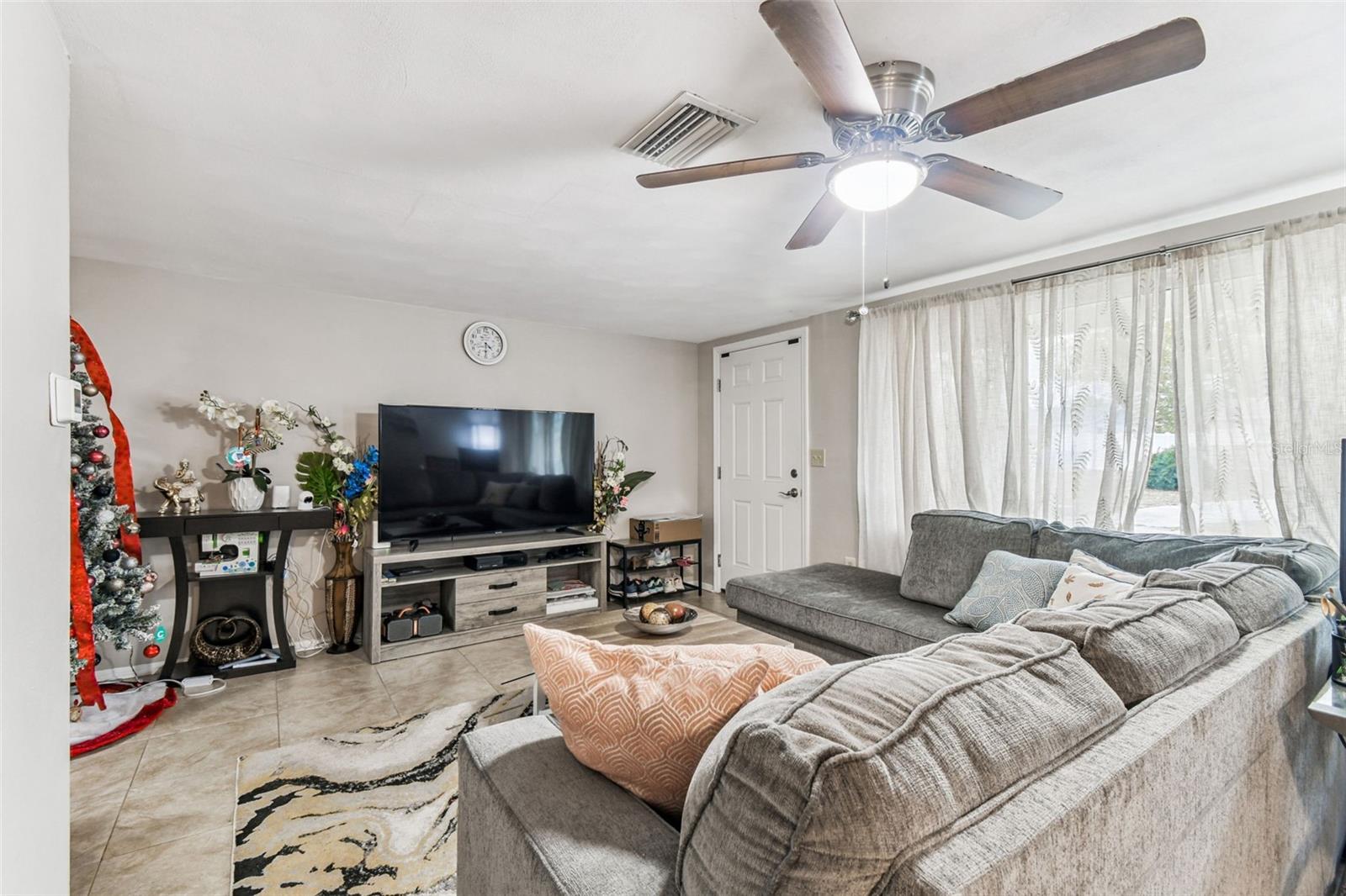 Image 9 of 68 For 7810 Birchwood Dr