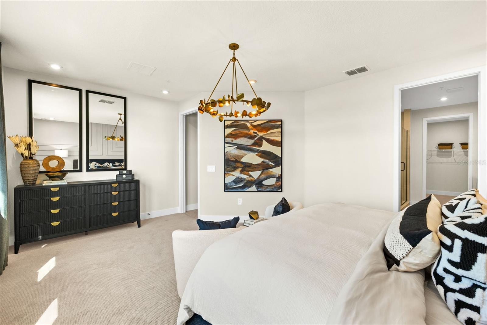 Image 23 of 42 For 12785 Jade Empress Loop 202