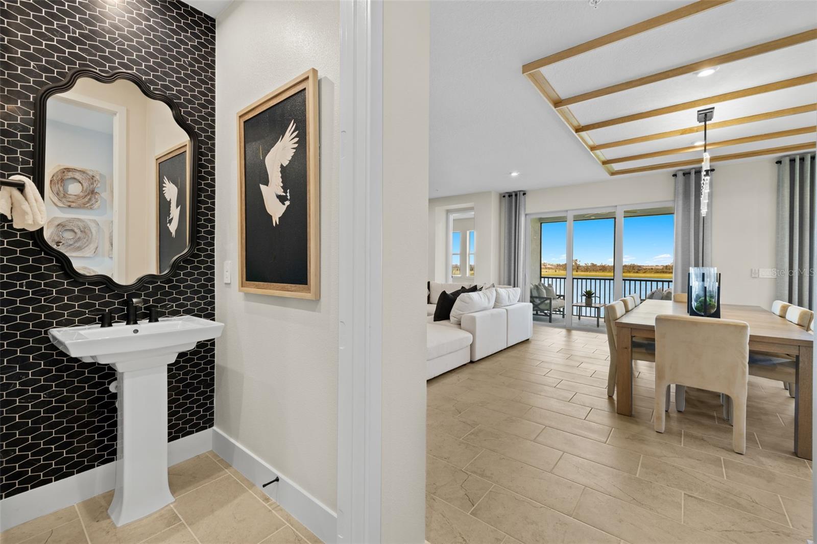 Image 32 of 42 For 12785 Jade Empress Loop 202