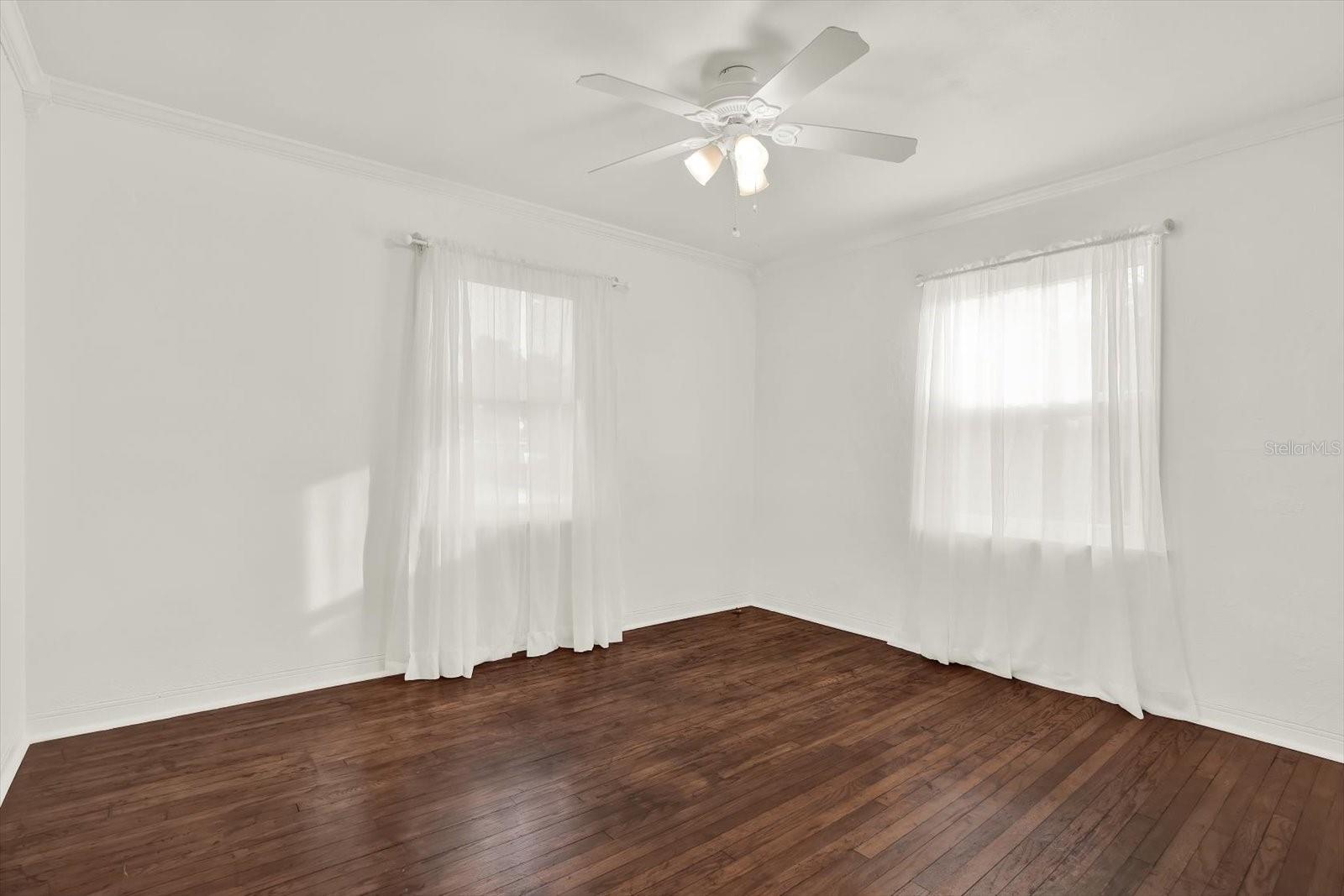 Image 14 of 37 For 734 37th Avenue N