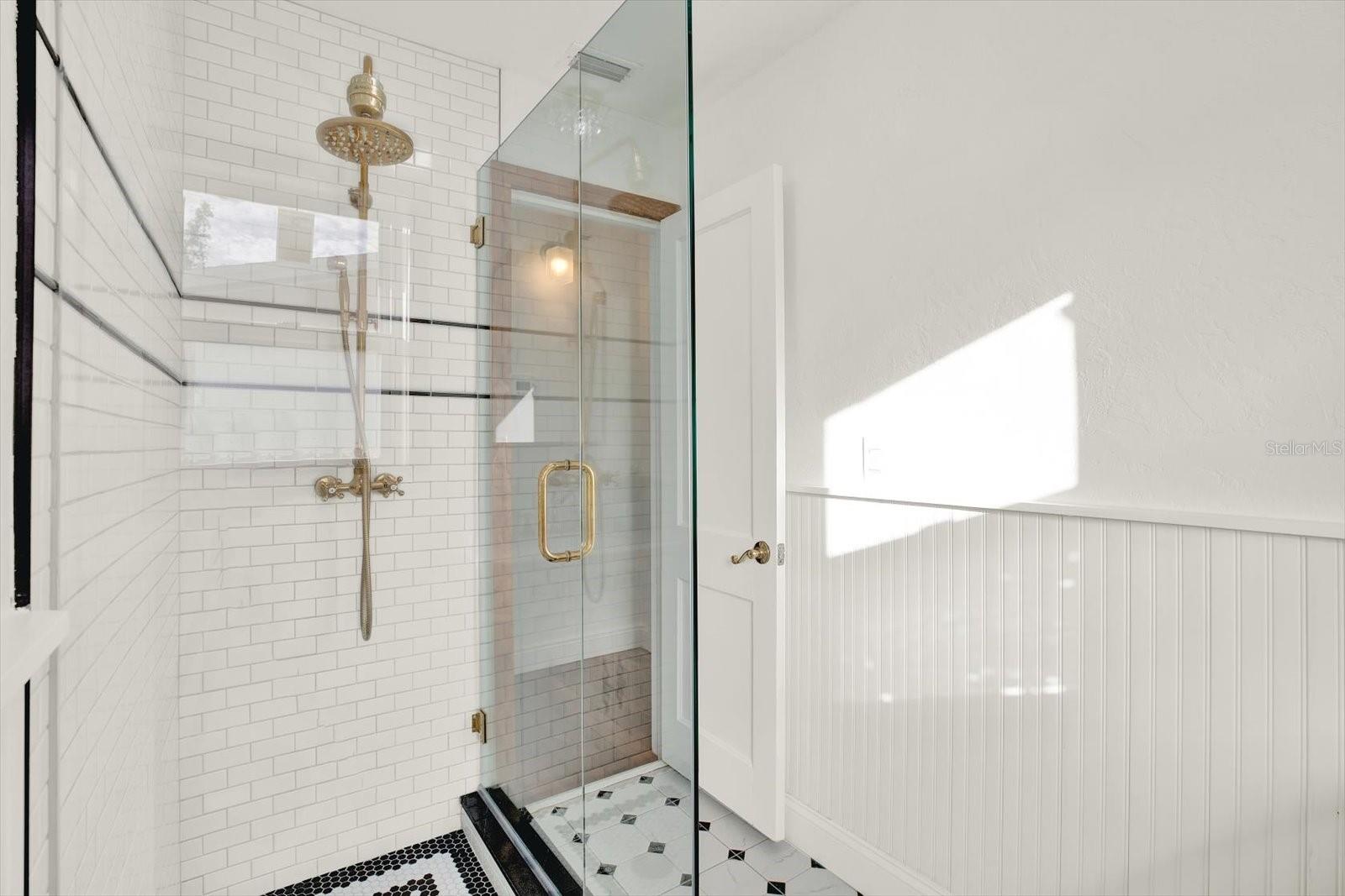 Image 17 of 37 For 734 37th Avenue N