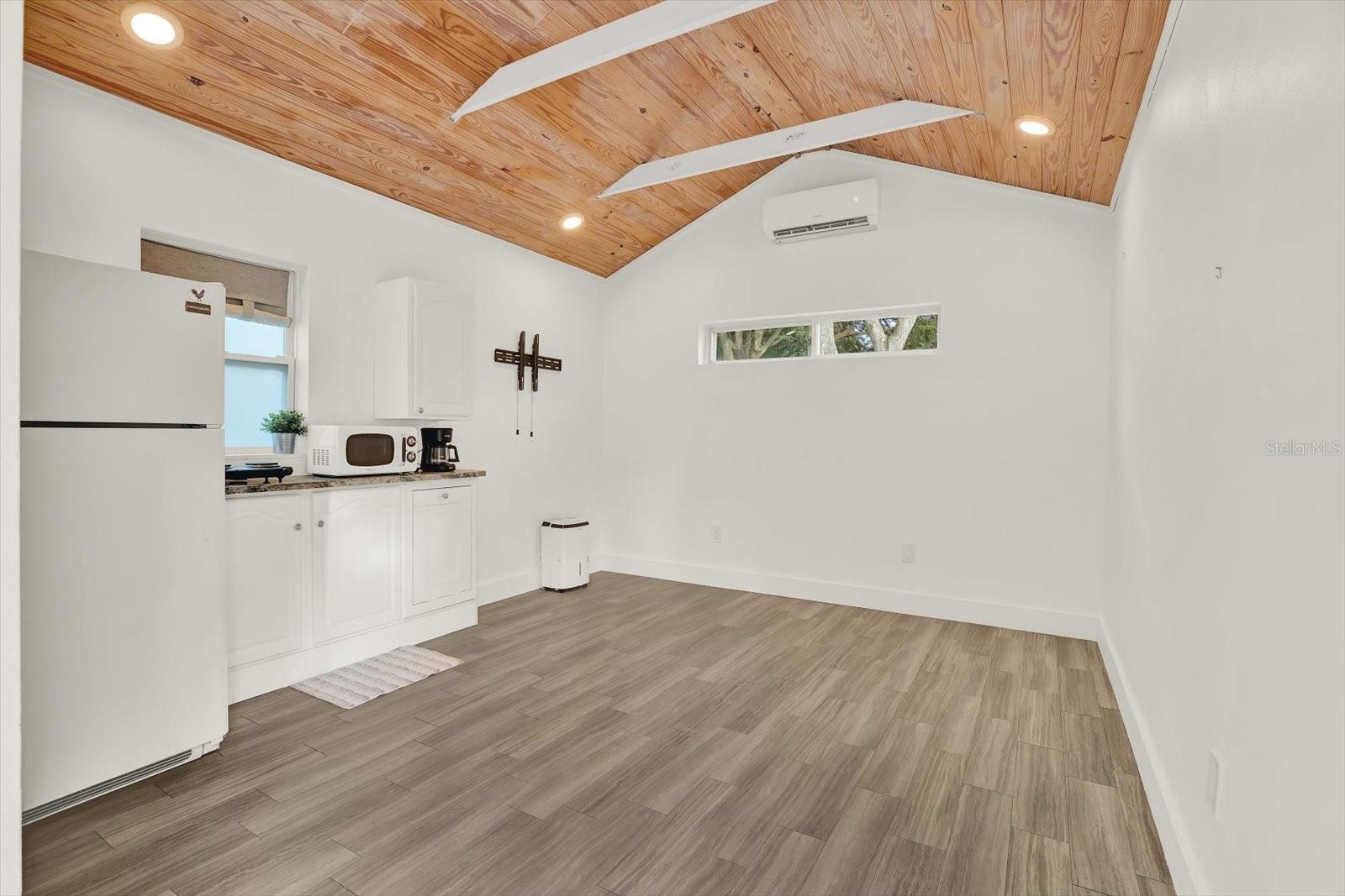 Image 20 of 37 For 734 37th Avenue N