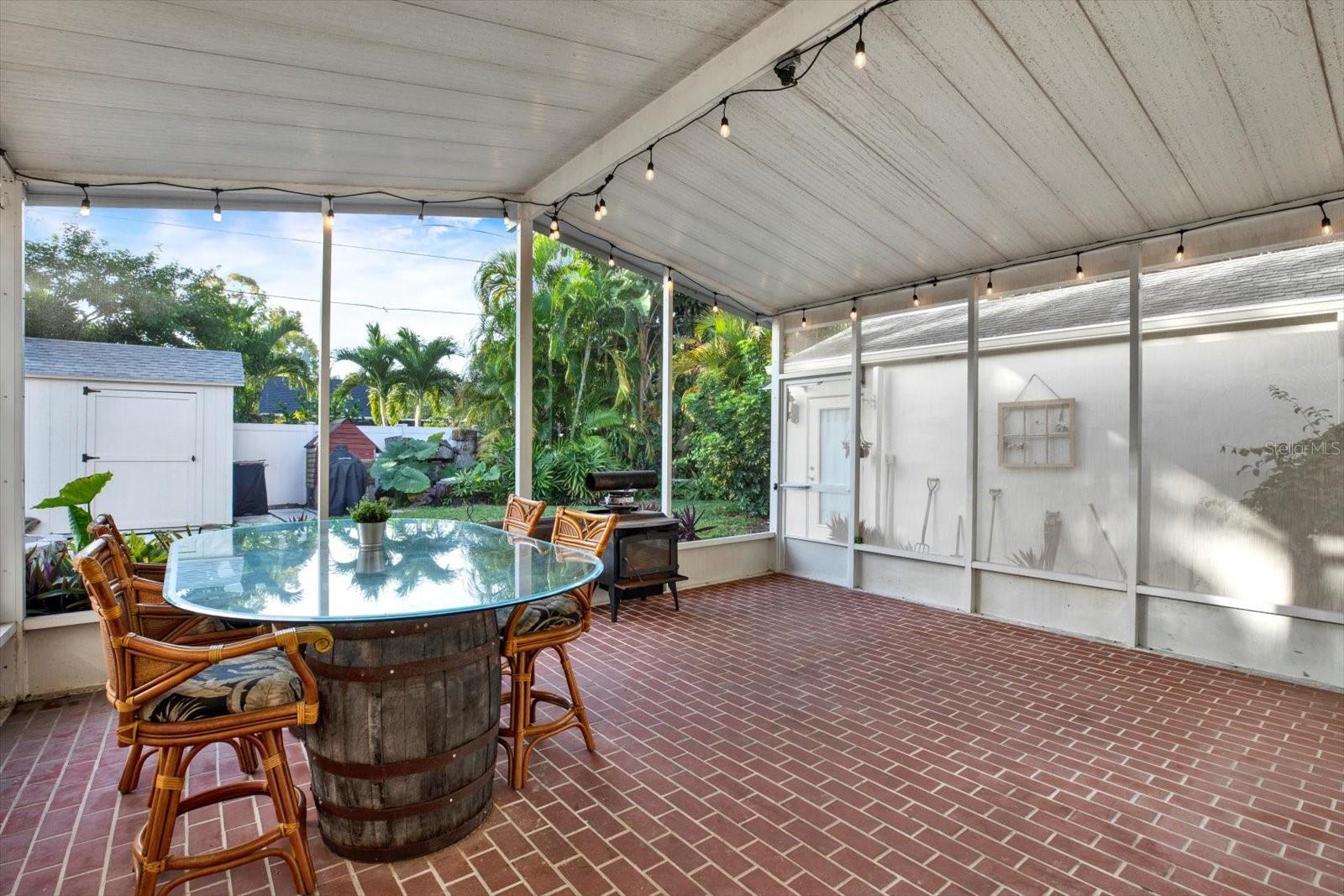 Image 23 of 37 For 734 37th Avenue N