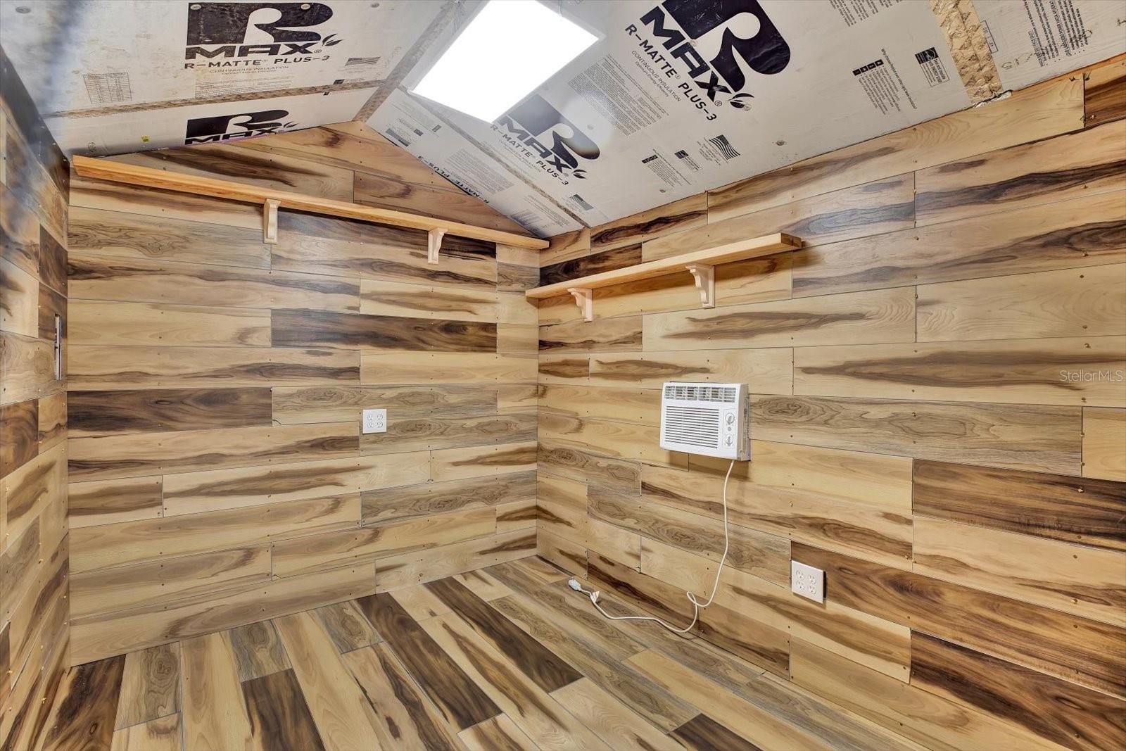 Image 25 of 37 For 734 37th Avenue N