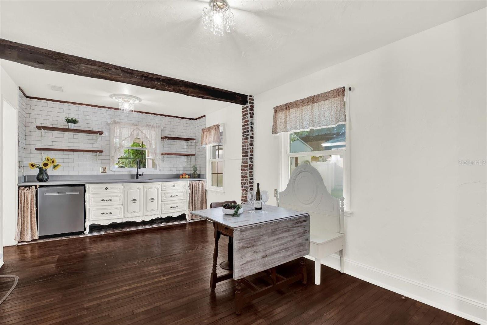 Image 8 of 37 For 734 37th Avenue N