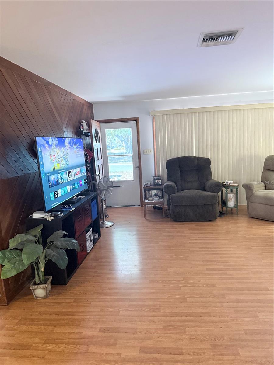 Image 14 of 39 For 115 Morrow Circle