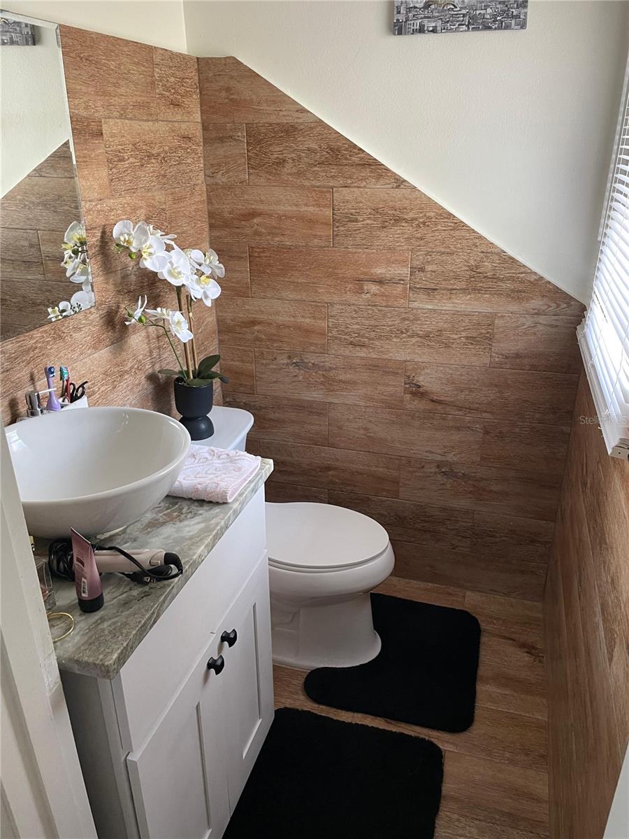 Image 4 of 9 For 6415 Spring Hill Drive