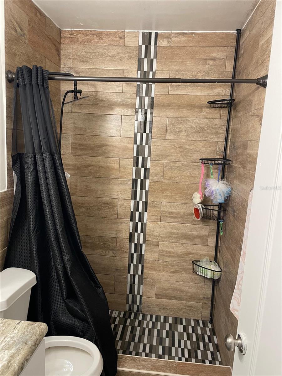 Image 7 of 9 For 6415 Spring Hill Drive