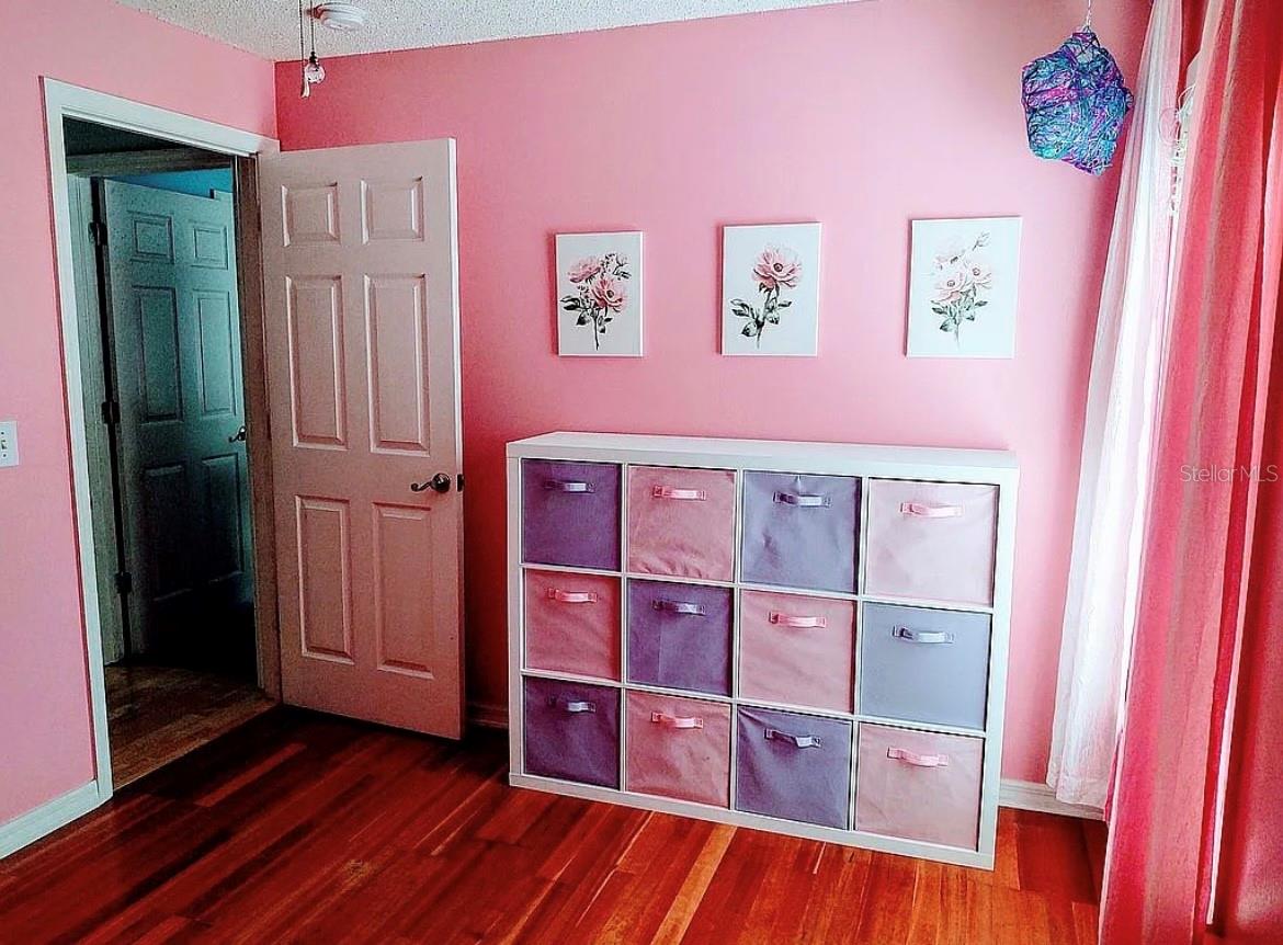 Listing photo id 10 for 755 Cape Cod Circle