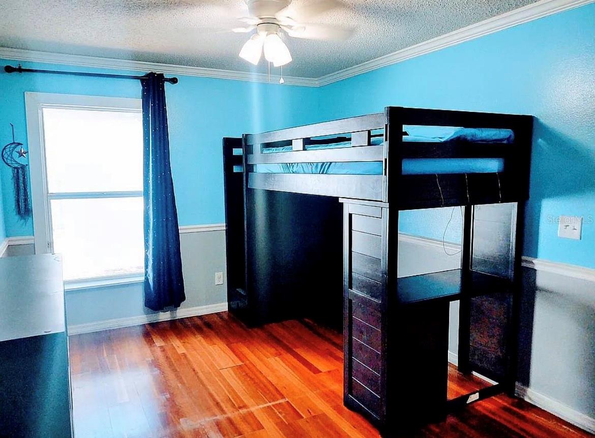 Listing photo id 11 for 755 Cape Cod Circle