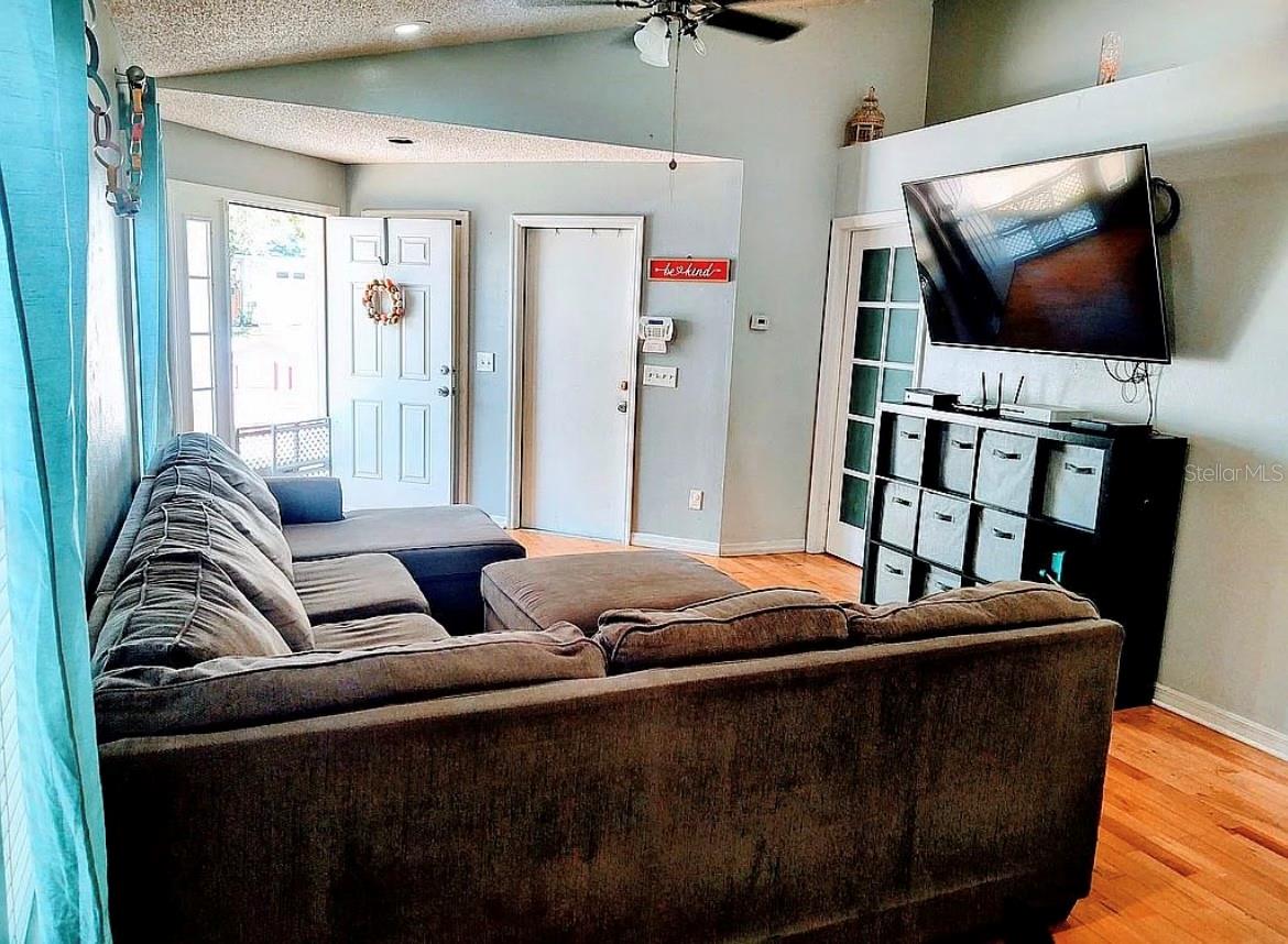 Listing photo id 1 for 755 Cape Cod Circle