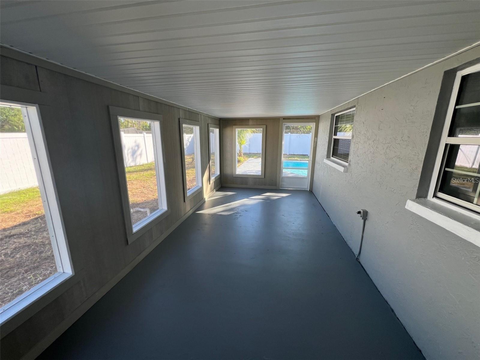 Image 14 of 17 For 6498 Amory Street