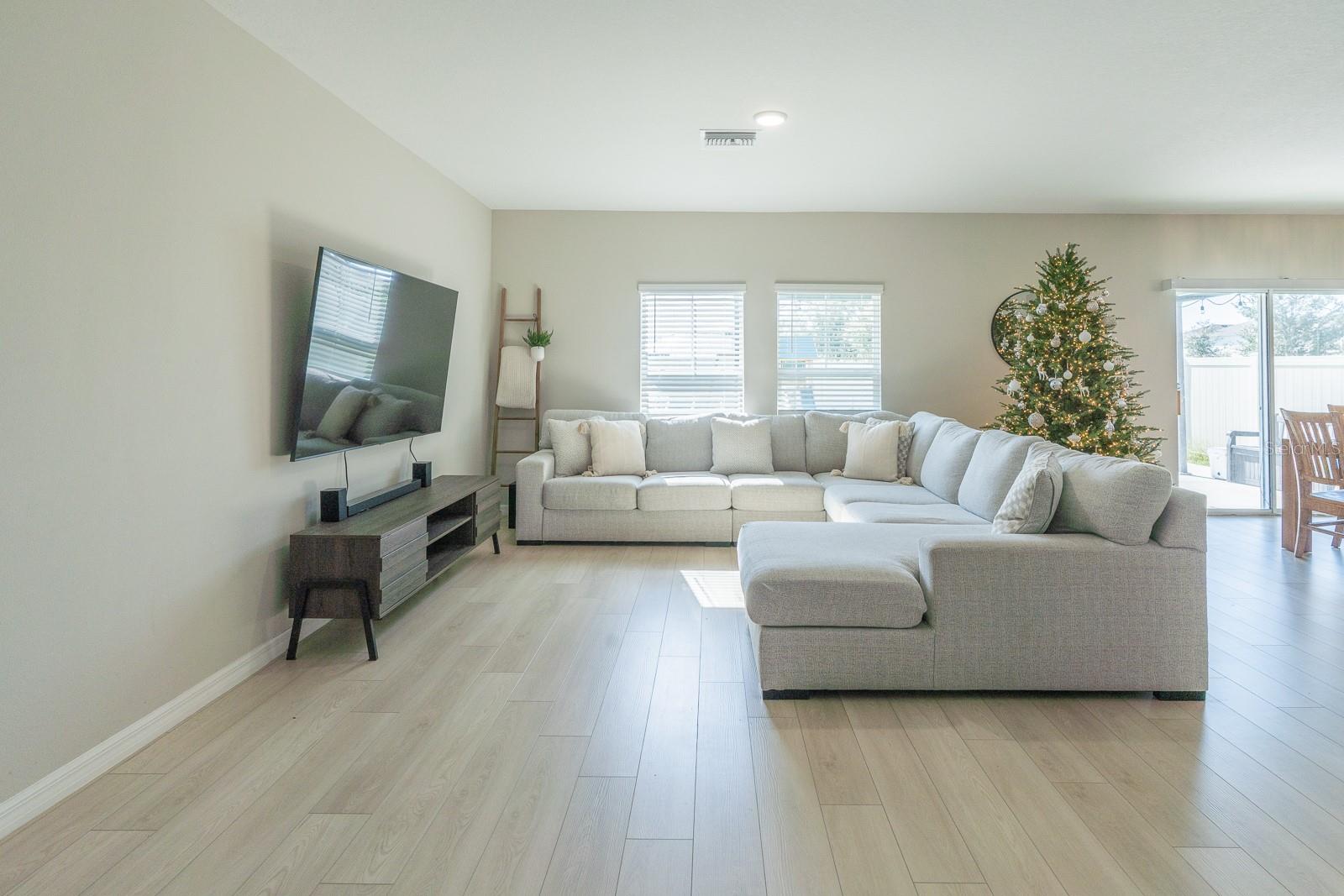 Image 7 of 84 For 34284 Verbena Street