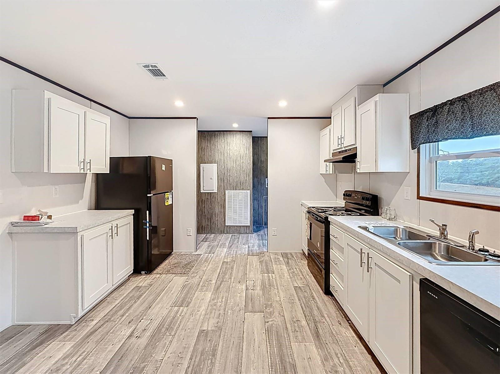 Image 8 of 44 For 151 Galilee Drive