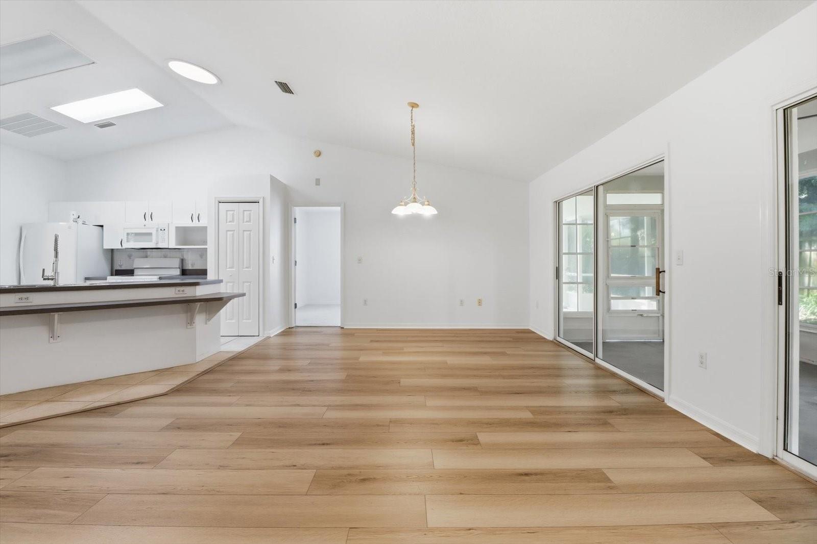 Image 12 of 48 For 35003 Silver Oak Drive