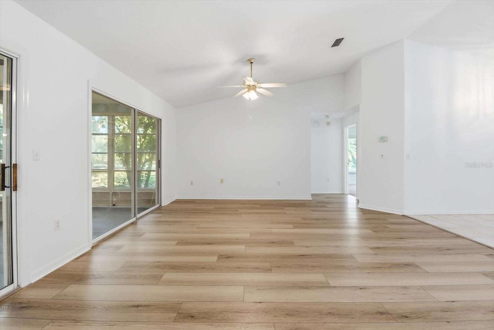 Image 13 of 48 For 35003 Silver Oak Drive