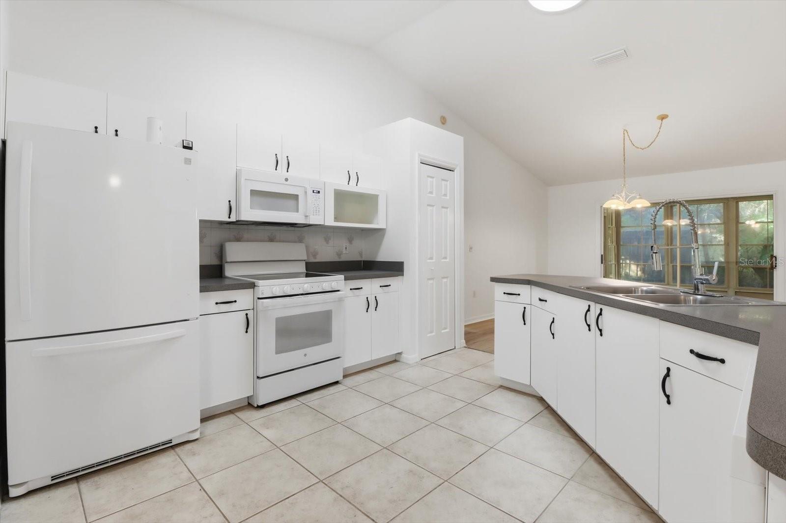 Image 17 of 48 For 35003 Silver Oak Drive