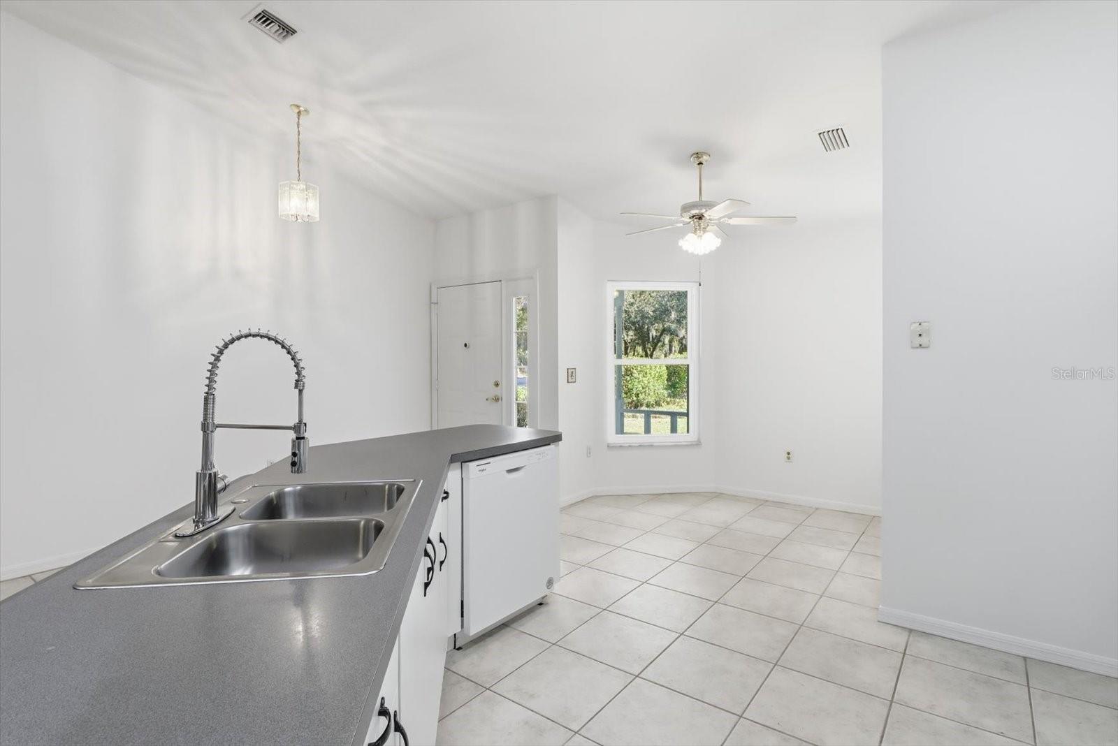 Image 18 of 48 For 35003 Silver Oak Drive