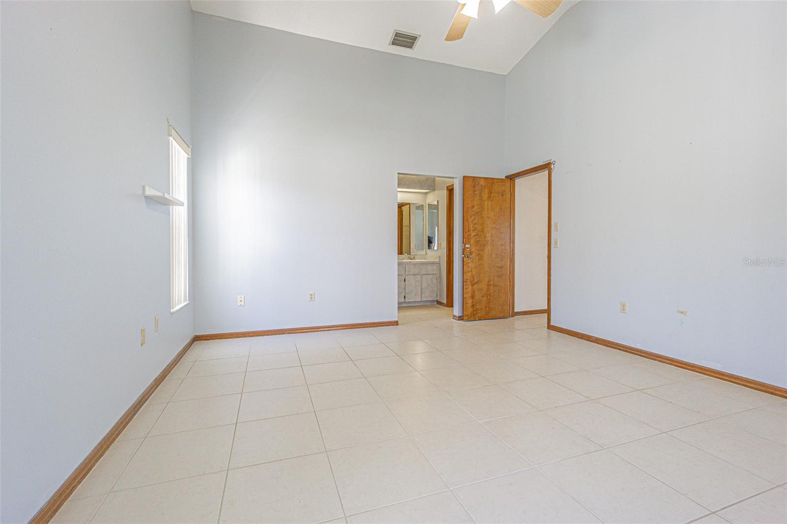 Image 14 of 42 For 18664 White Pine Circle