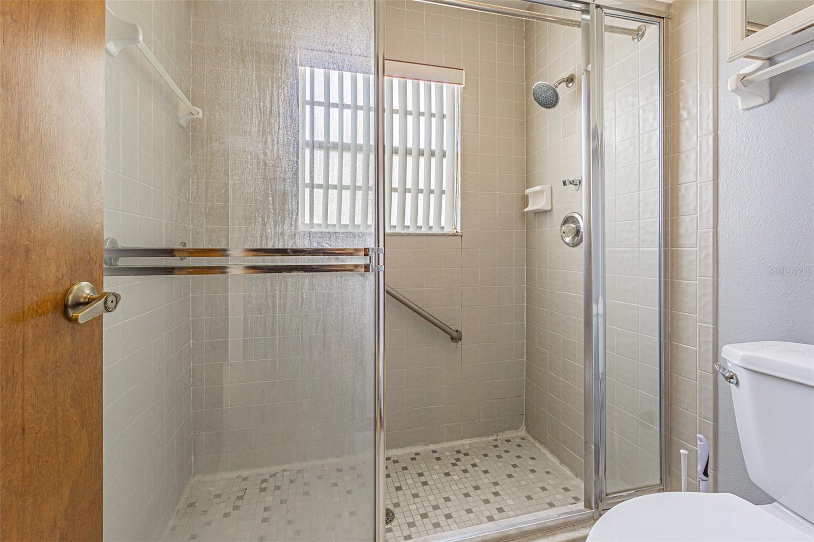 Image 16 of 42 For 18664 White Pine Circle