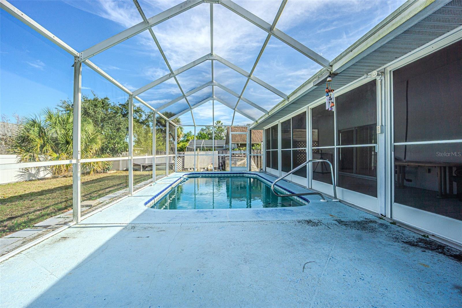 Image 22 of 42 For 18664 White Pine Circle