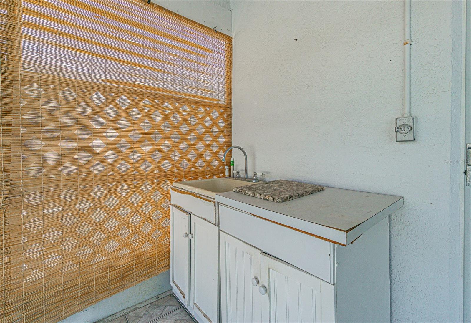 Image 23 of 42 For 18664 White Pine Circle