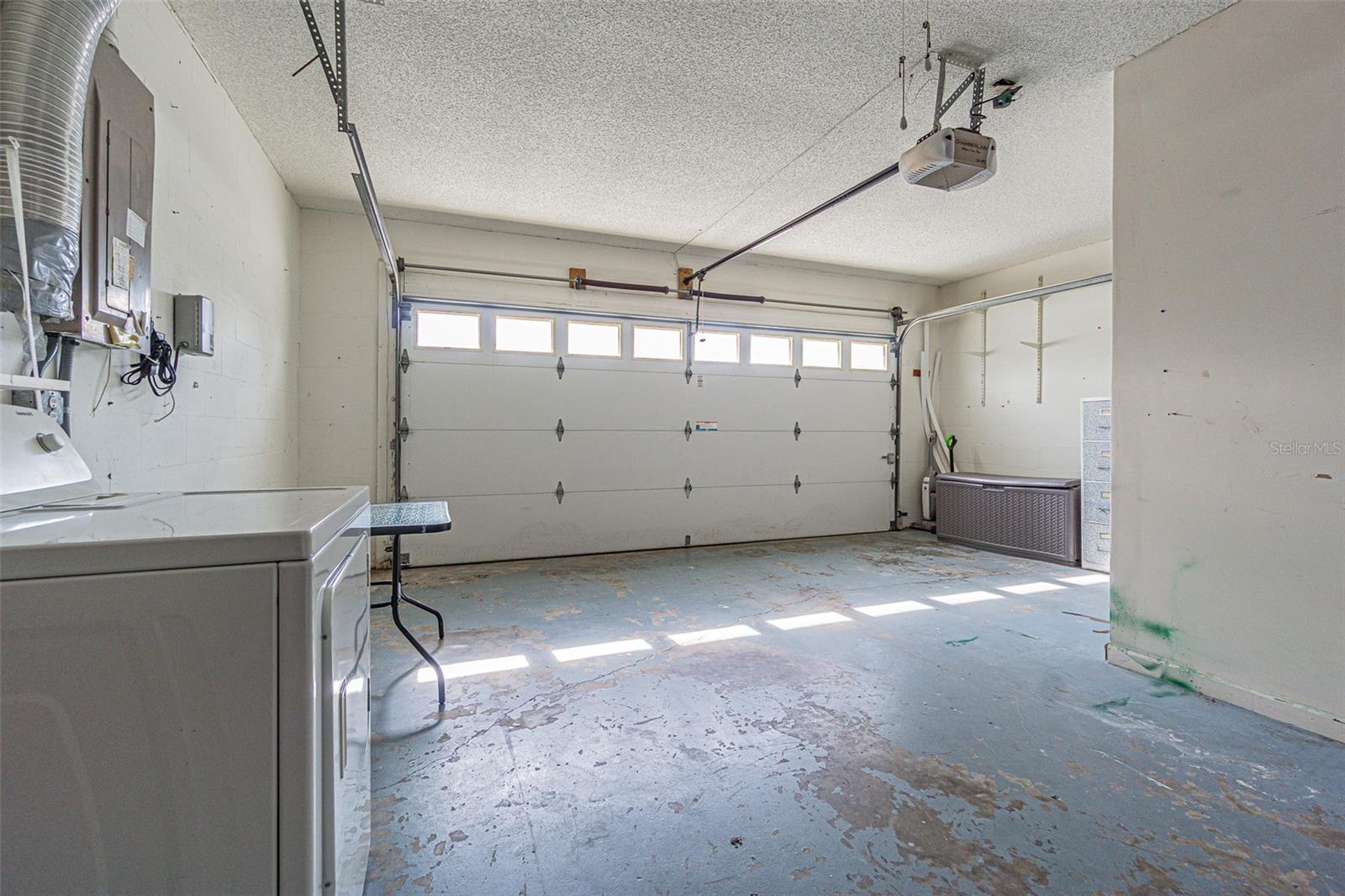 Image 31 of 42 For 18664 White Pine Circle