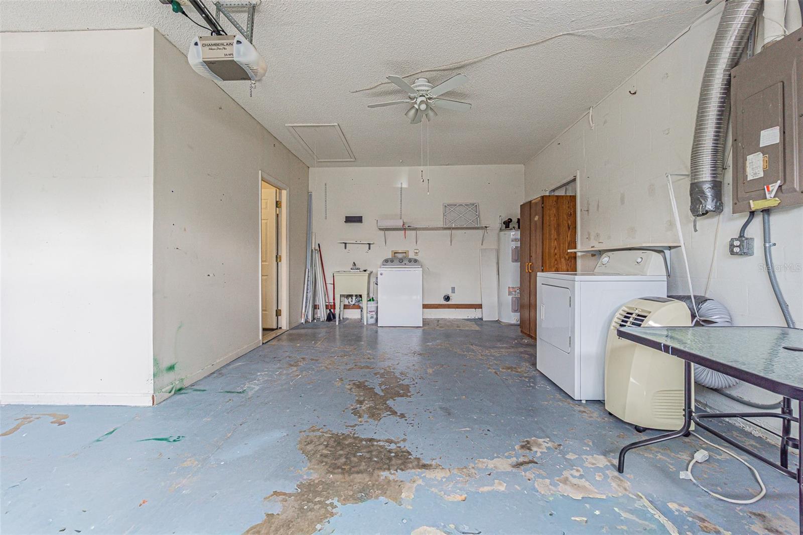 Image 32 of 42 For 18664 White Pine Circle