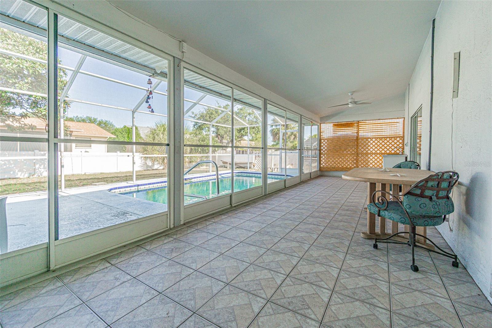 Image 4 of 42 For 18664 White Pine Circle