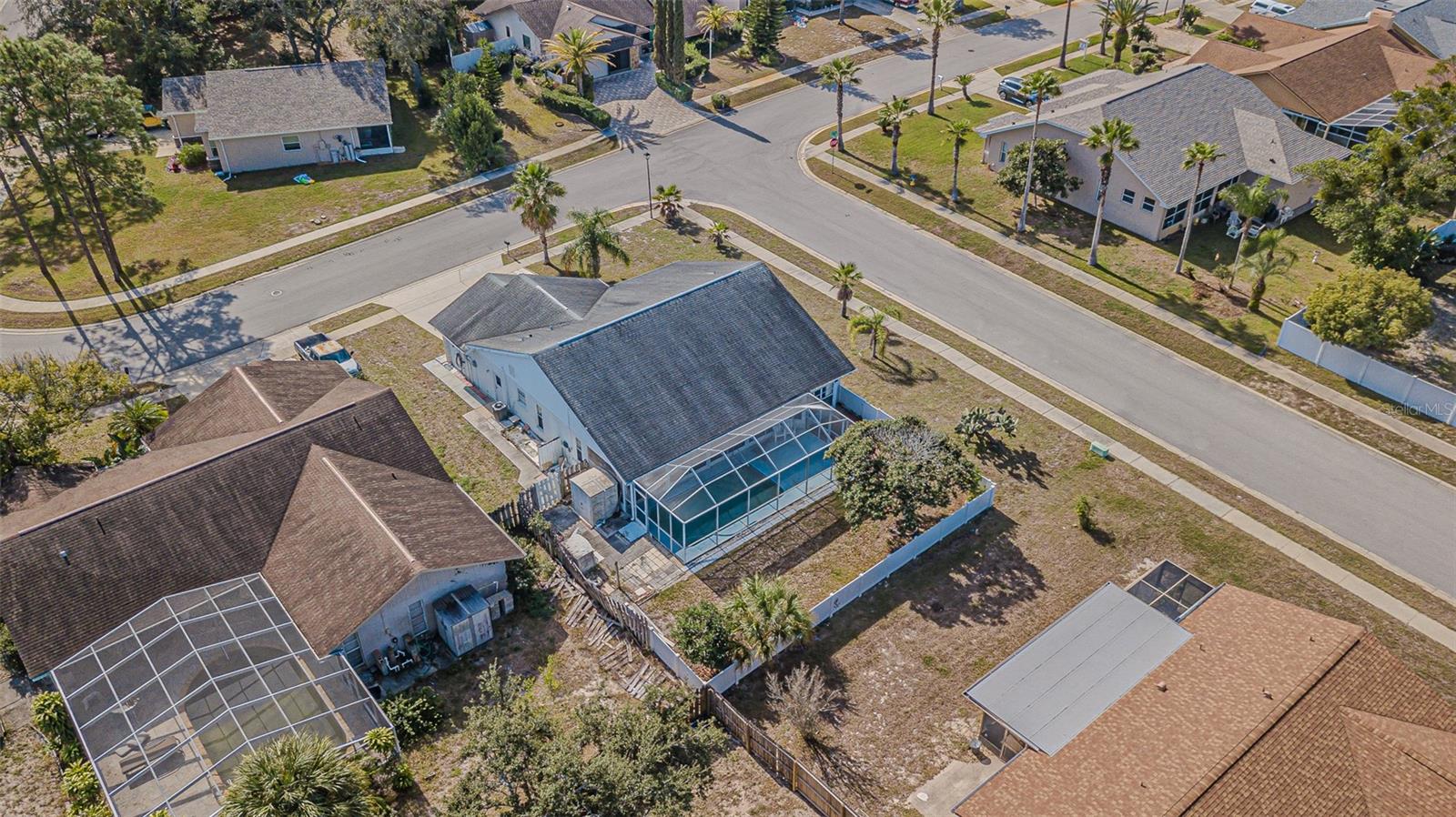 Image 40 of 42 For 18664 White Pine Circle